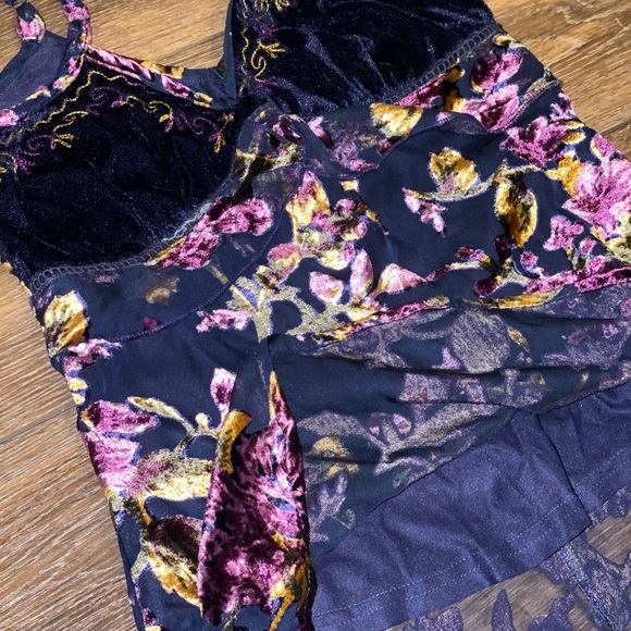 •NEW!• Velvet floral camisole tank - Picture 3 of 10